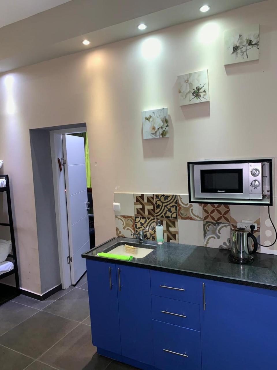Crown Sea Hostel Tel-Aviv Extérieur photo